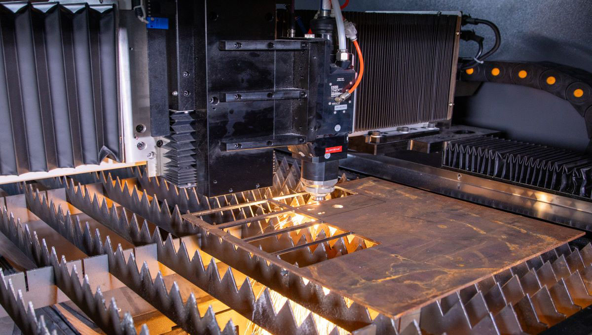 在激光切割時下保護鏡片為什么總是容易燒傷？